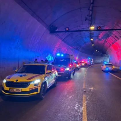 Pisárecký tunel v Brně ráno zablokovala hromadná nehoda